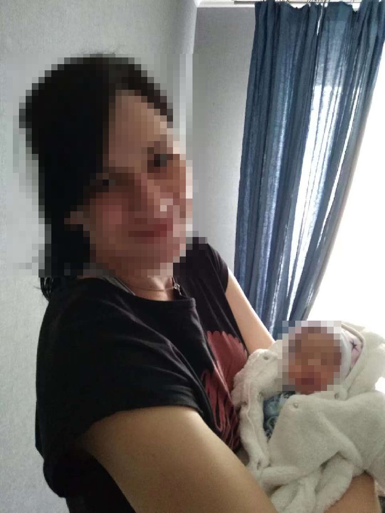 格鲁吉亚ZHORDANIA生殖中心助不婚Y先生喜得双胞胎